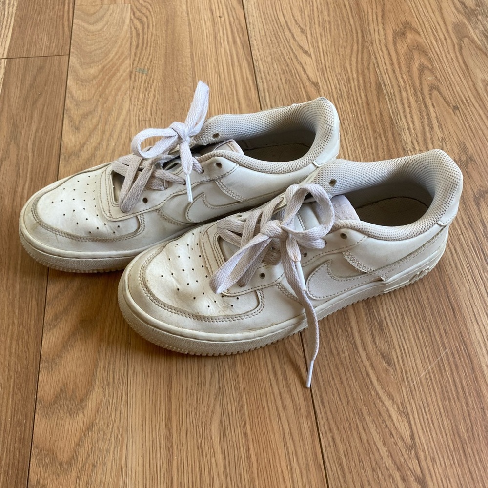 Youth 5.5 Nike Air Force
